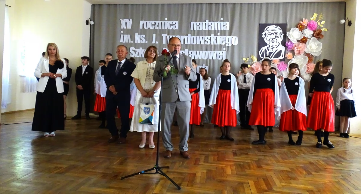 Społeczność Trójczyc świętowała 15. rocznicę nadania imienia szkole podstawowej [ZDJĘCIA]