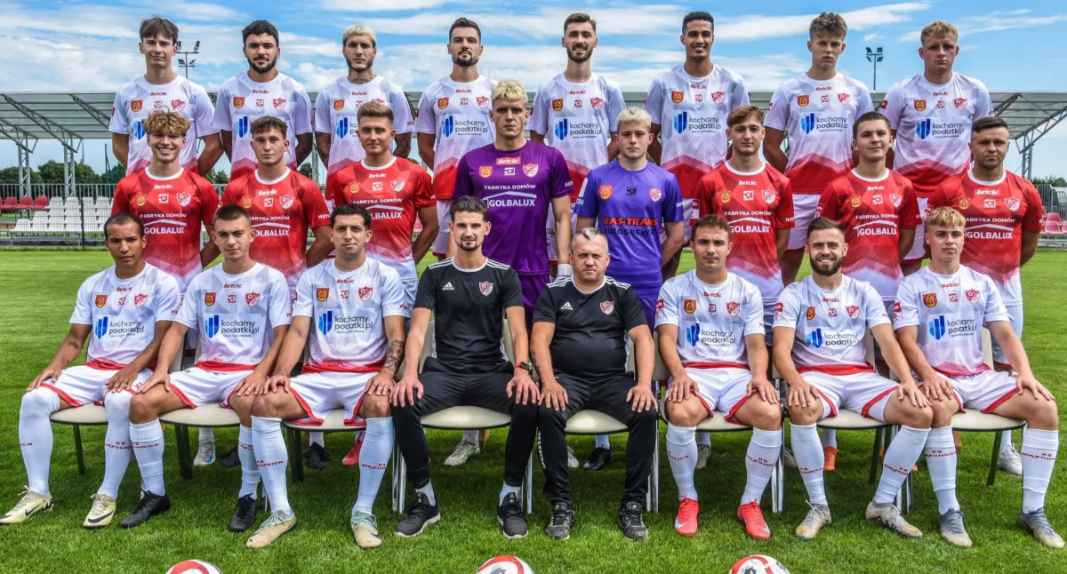 Gniew JKS-u. Bez niespodzianki w Wiązownicy. Hat-trick Patryka Zielińskiego