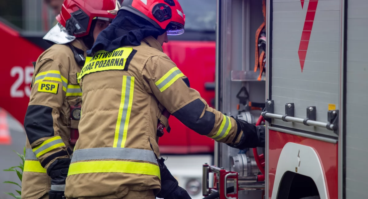 Pożar w zakładzie Fibris gasiło 12 zastępów