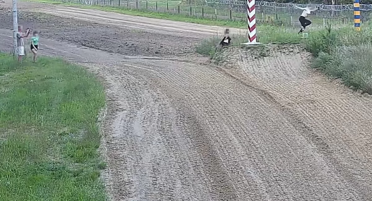 Kosztowne zdjęcia na pasie drogi granicznej