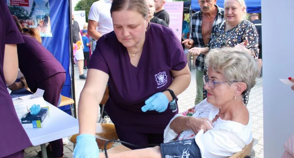 Rodzinna zabawa w piknikowej atmosferze. Szpital zaprosił na plenerowe wydarzenie pełne atrakcji [GALERIA]