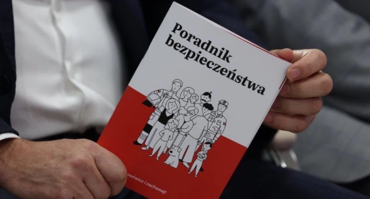 Poradnik na czas sytuacji kryzysowych trafi do podkarpackich domów