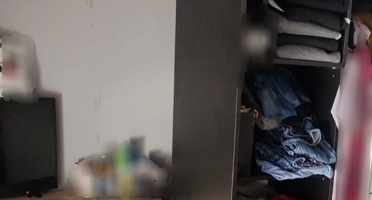 Zatrzymali poszukiwanych. Jeden z nich ukrył się... za szafą [ZDJĘCIA]