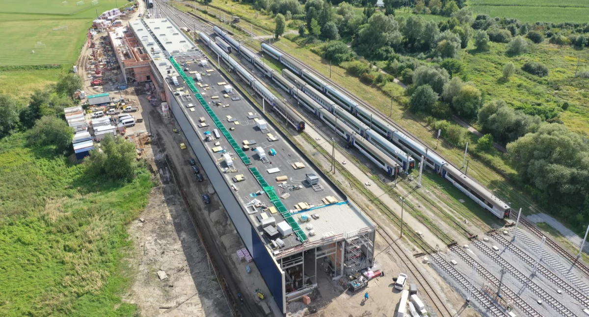Będzie ponad 150 nowych miejsc pracy. Nowoczesne zaplecze kolejowe na Bakończycach rośnie w oczach [ZDJĘCIA]
