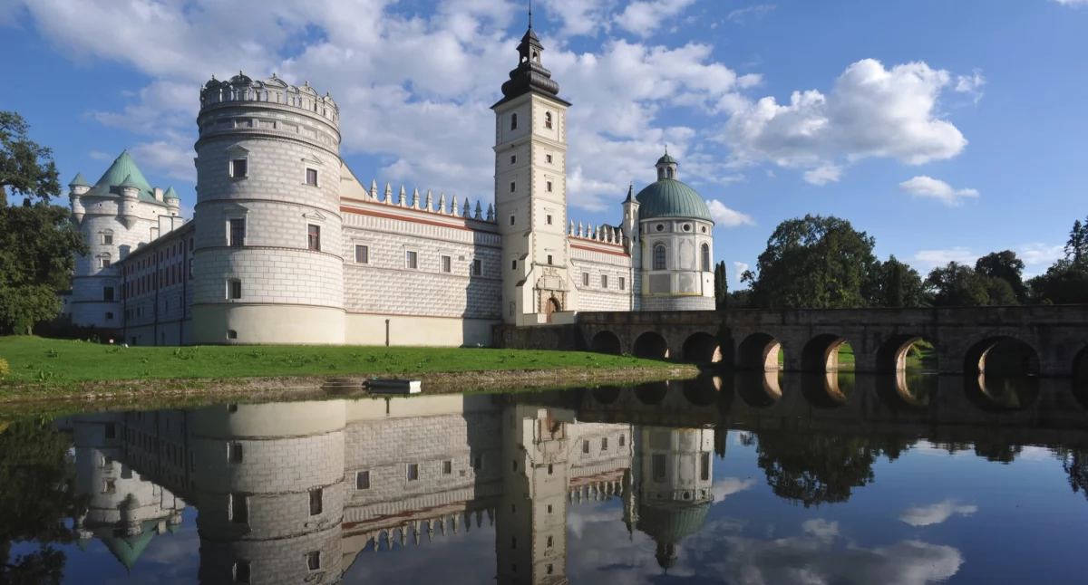 Zamek w Krasiczynie i cerkiew w Radrużu wśród nominowanych w plebiscycie „Cuda Polski”