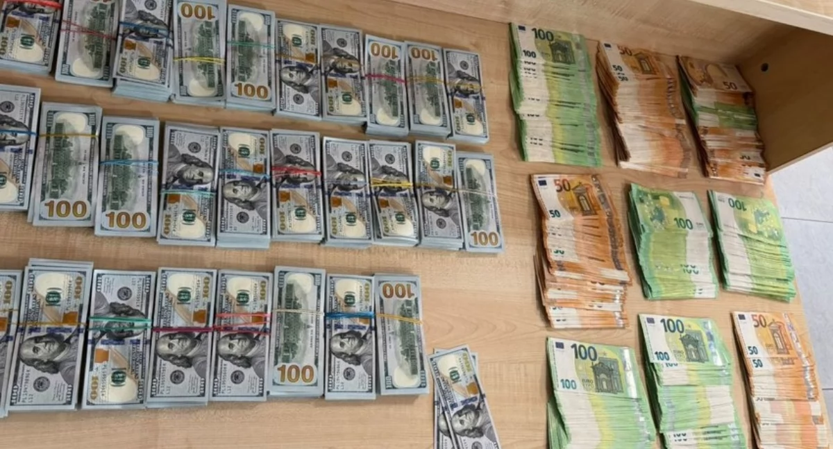 Ponad milion złotych w bagażu podróżnej. Na trop wpadł pies służbowy SG