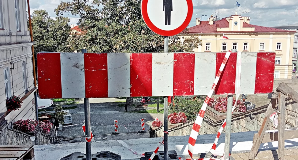 Praca wre. Smolki skończona. Schody Rycerskie w remoncie [ZDJĘCIA]