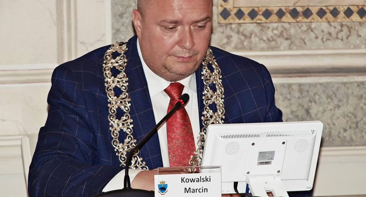 Praca i jod. Jak przewodniczący Rady Miasta Przemyśla Marcin Kowalski pracę w Radawie znalazł