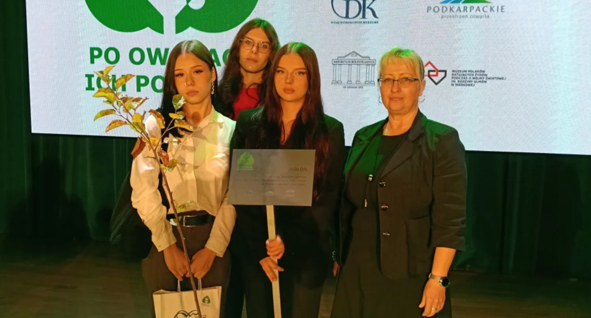 Symboliczne sadzonki jabłoni z bolestraszyckiego arboretum trafiły do szkół