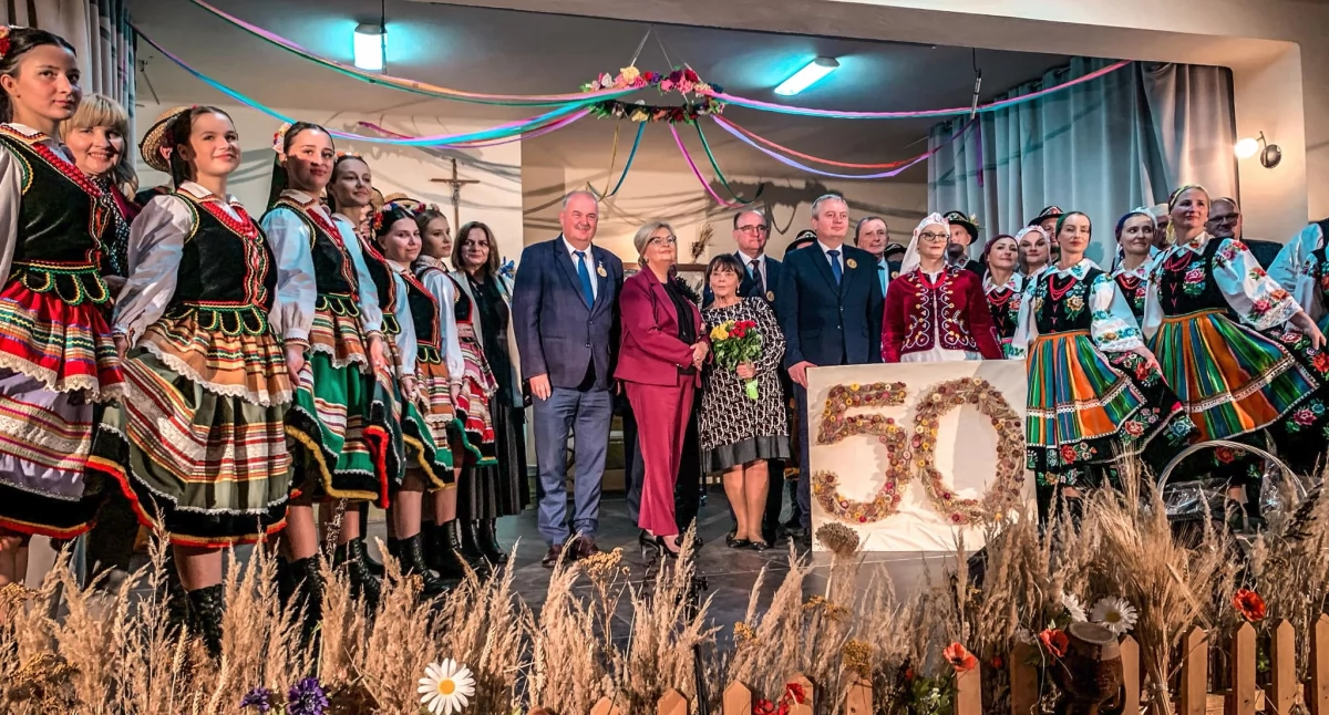 Od pół wieku na scenie.  Zespół Ludowy Ziemi Przemyskiej „Trójczyce” świętuje 50-lecie 