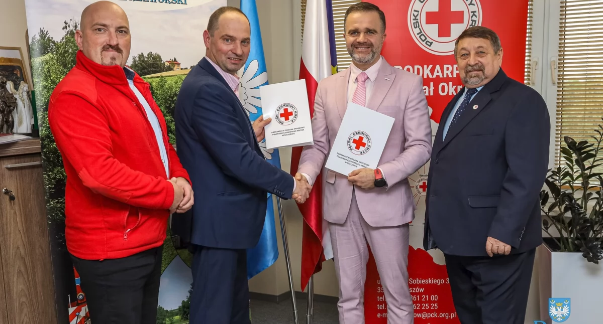 Sprzęt medyczny dla placówek w Przeworsku i Lubaczowie [ZDJĘCIA]