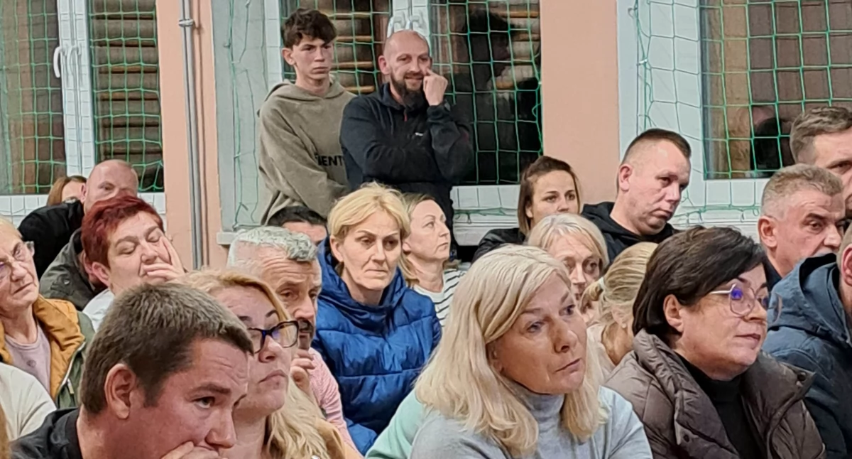 Mała szkoła, wielkie emocje. Burza o podstawówkę w Hureczku [ZDJĘCIA]