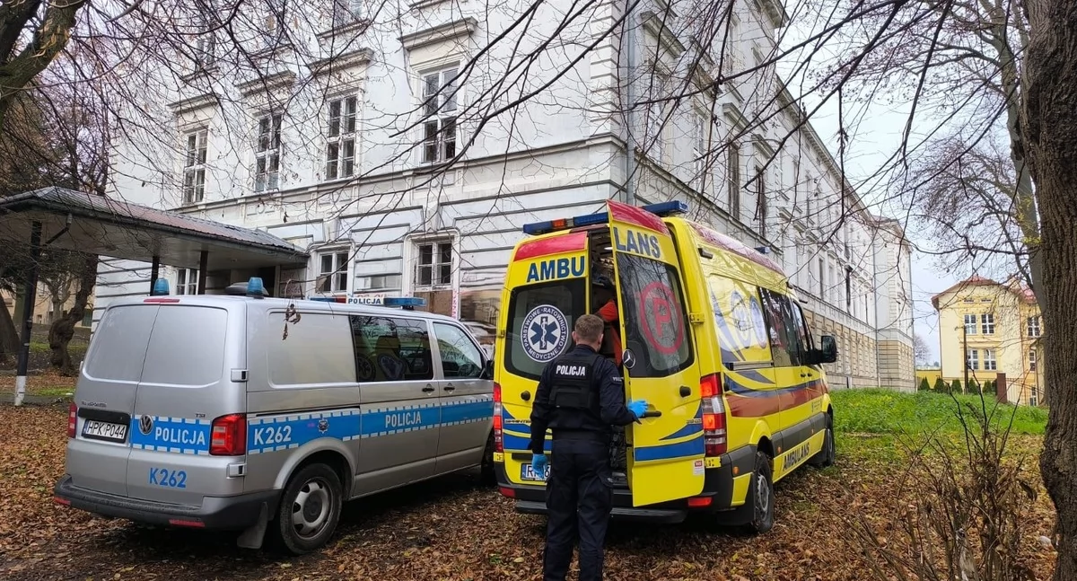Czujność policjantów być może uratowała 46-latka przed wychłodzeniem