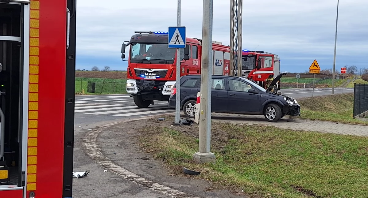 Zderzenie dwóch aut w Radymnie. Pasażerka jednego z nich w szpitalu [ZDJĘCIA]