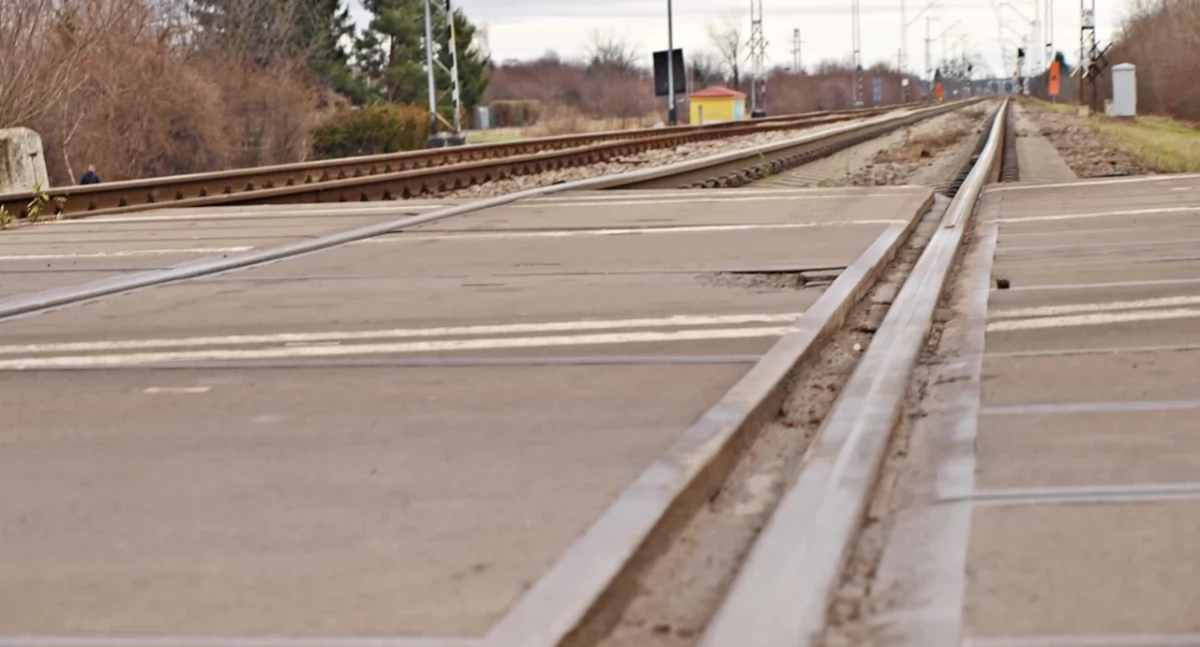 Podejrzenie podłożenia ładunku wybuchowego w pociągu. Ewakuacja około 480 pasażerów