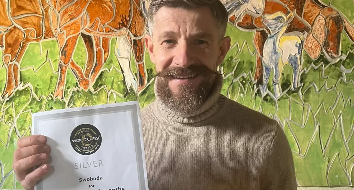 Zamienili miasto na wieś i uczynili z pasji sposób na życie. Jak się robi sery na medal?