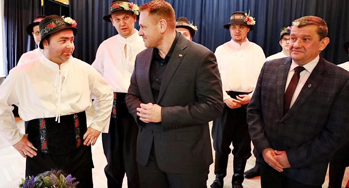 Minister Kotecki z wizytą w warsztacie terapii zajęciowej w Korytnikach [ZDJĘCIA]
