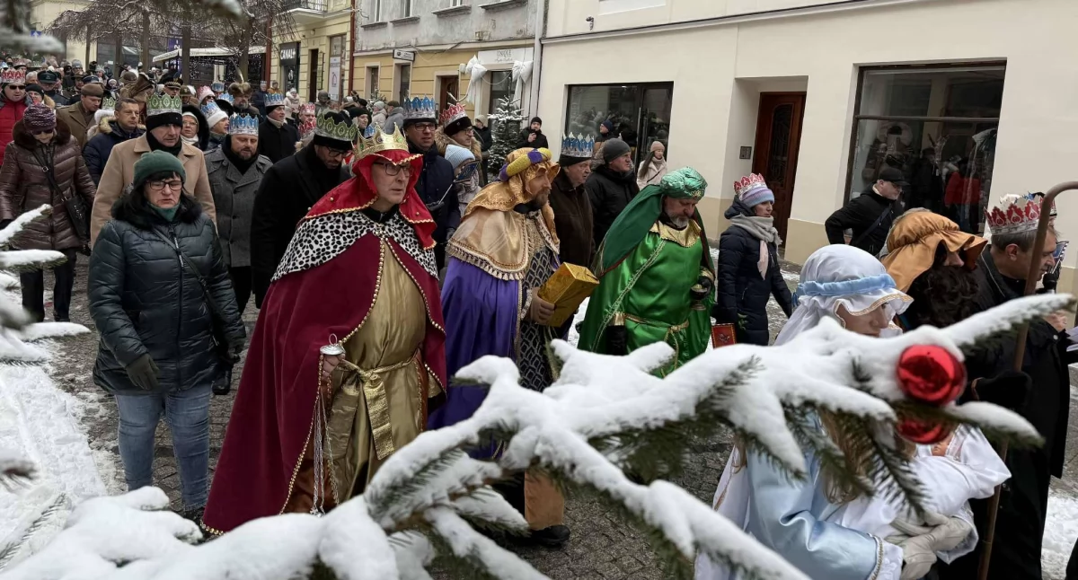 Nadzieją się cieszą! Radosny, barwny Orszak Trzech Króli 2026 w Przemyślu [ZDJĘCIA]