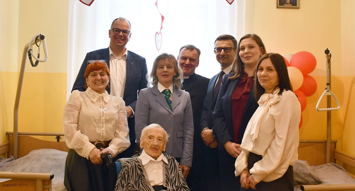 Setne urodziny pensjonariuszki DPS [ZDJĘCIA]