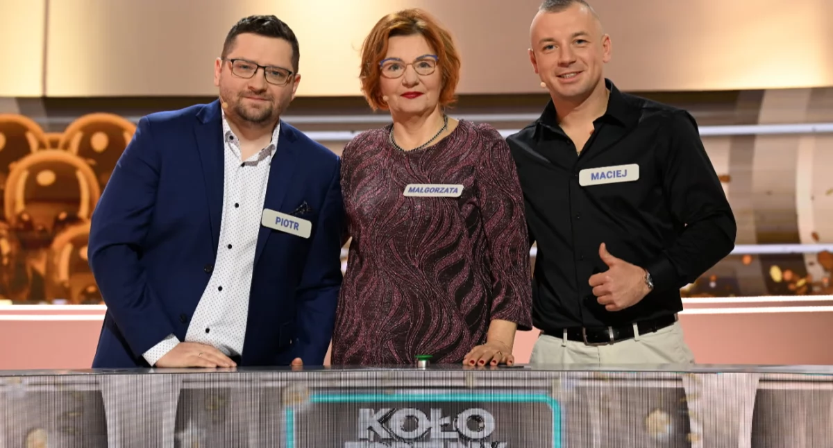 Na „Kole Fortuny” wykręcili 18 tys. 250 zł dla chorego Oskarka. Pan Maciej z Ujkowic wystąpił w specjalnym, noworocznym odcinku programu  [ZDJĘCIA] 