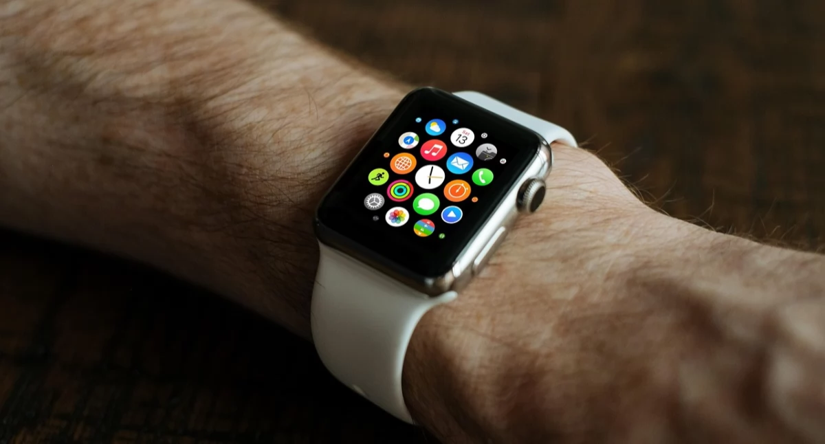 Elegancki i praktyczny dodatek do stylizacji? Postaw na smartwatch