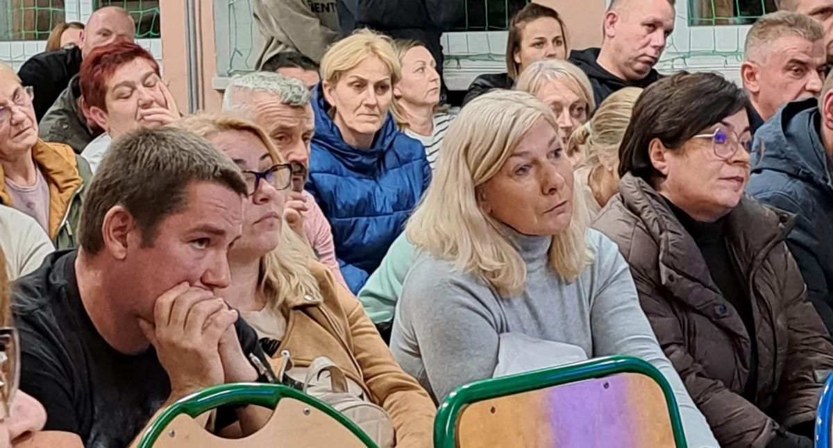 Radni podjęli uchwałę intencyjną o zamiarze likwidacji i przekształceniu szkoły w Hureczku