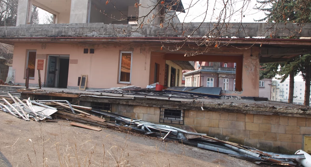 Rusza budowa apartamentowca przy ulicy Sienkiewicza w Przemyślu [ZDJĘCIA]