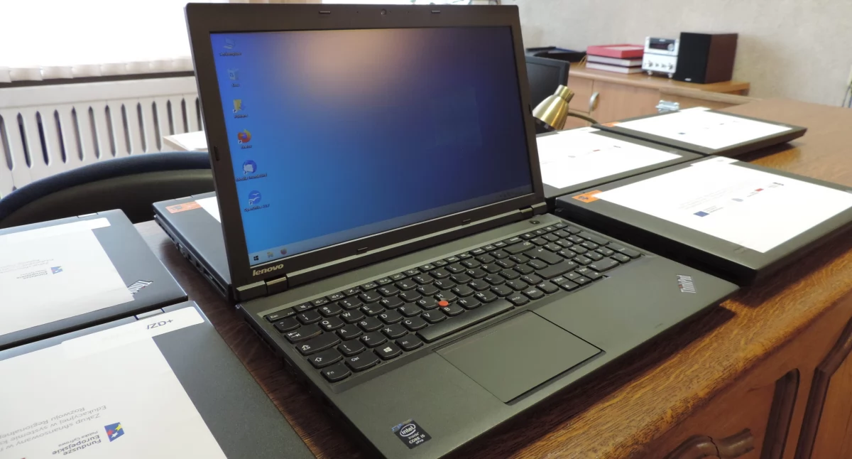 Laptopy i tablety trafiły do przemyskich szkół