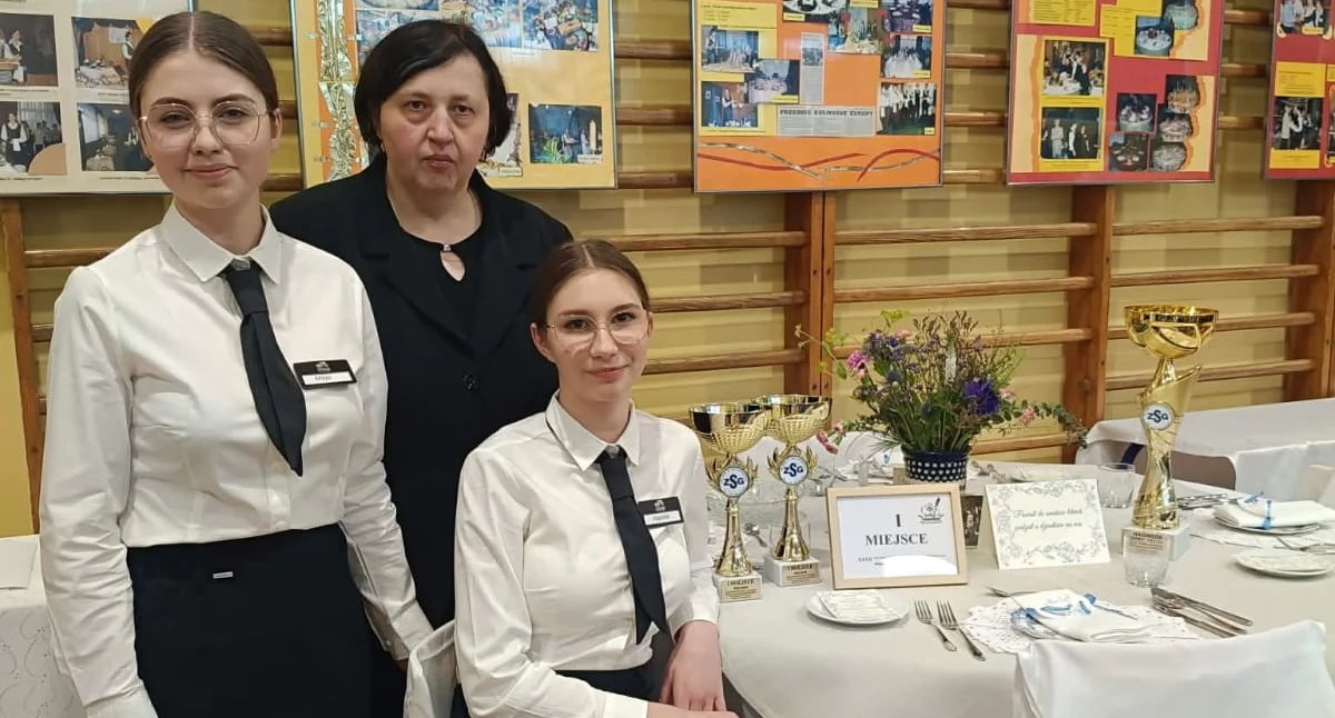 Maja i Jagoda mistrzyniami kelnerskiego fachu