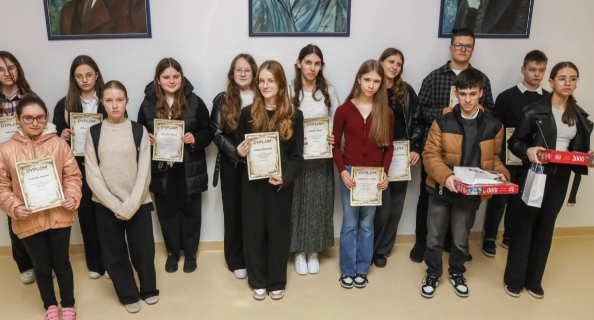 Niepozorna pustułka i arcyskomplikowane zaklęcie. Mistrzowie ortografii wyłonieni [ZDJĘCIA]