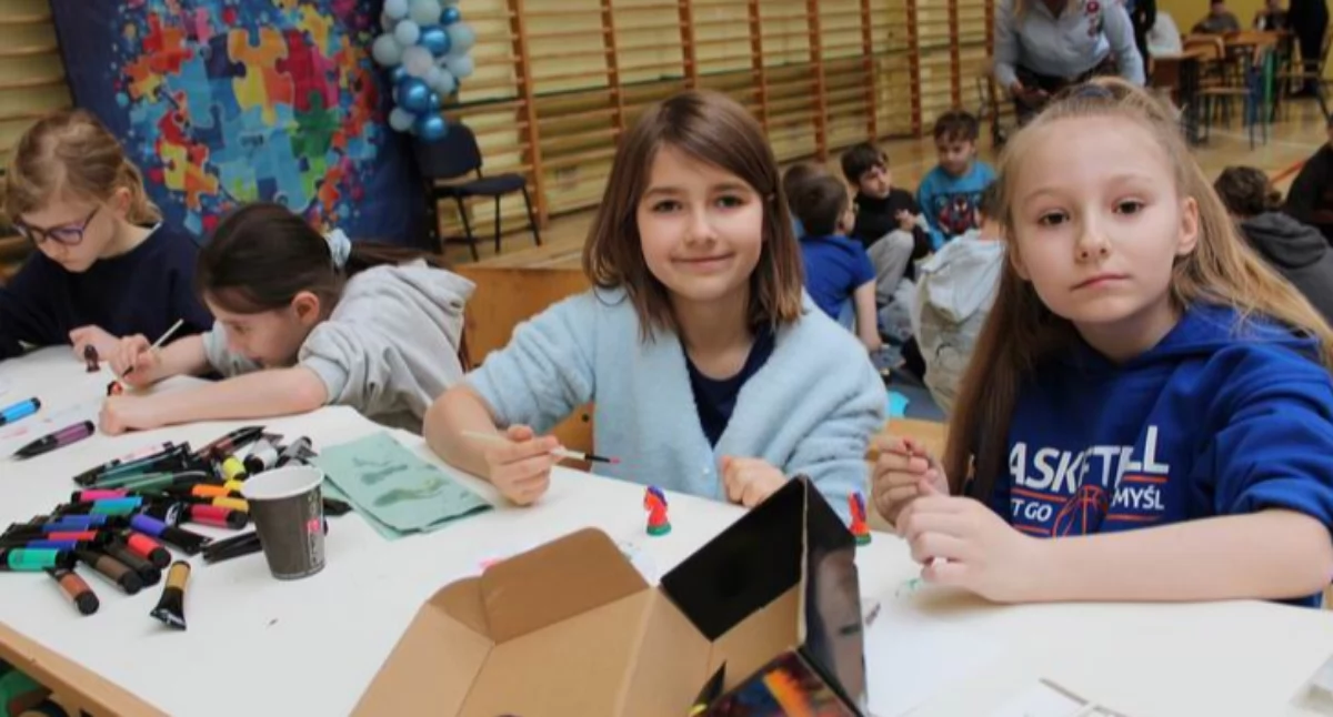 Akcja z misją specjalną w przemyskiej „Piątce”, czyli edukacja i integracja [ZOBACZ ZDJĘCIA]