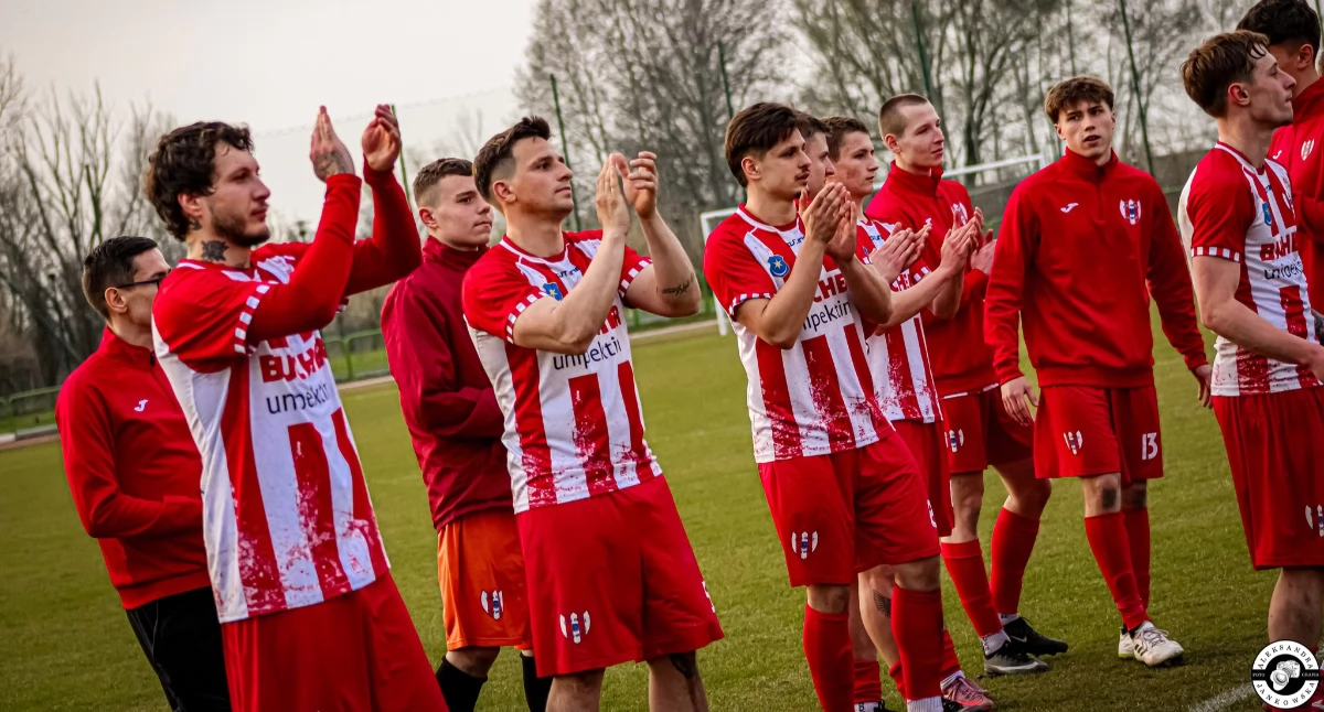 Polubownie w Przeworsku. 13 bramek Piasta Tuczempy. Hat-trick Orła Torki