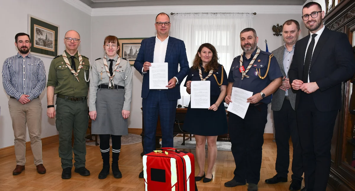 Przemyscy harcerze otrzymali specjalistyczny sprzęt od miasta