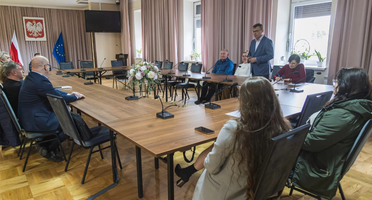 O ciężarówkach w centrum miasta i inwestycjach drogowych w Radymnie 