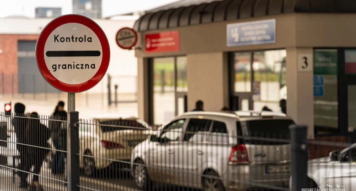 Zgłosił się do kontroli granicznej na „podwójnym gazie”. Miał na sumieniu także inne sprawy