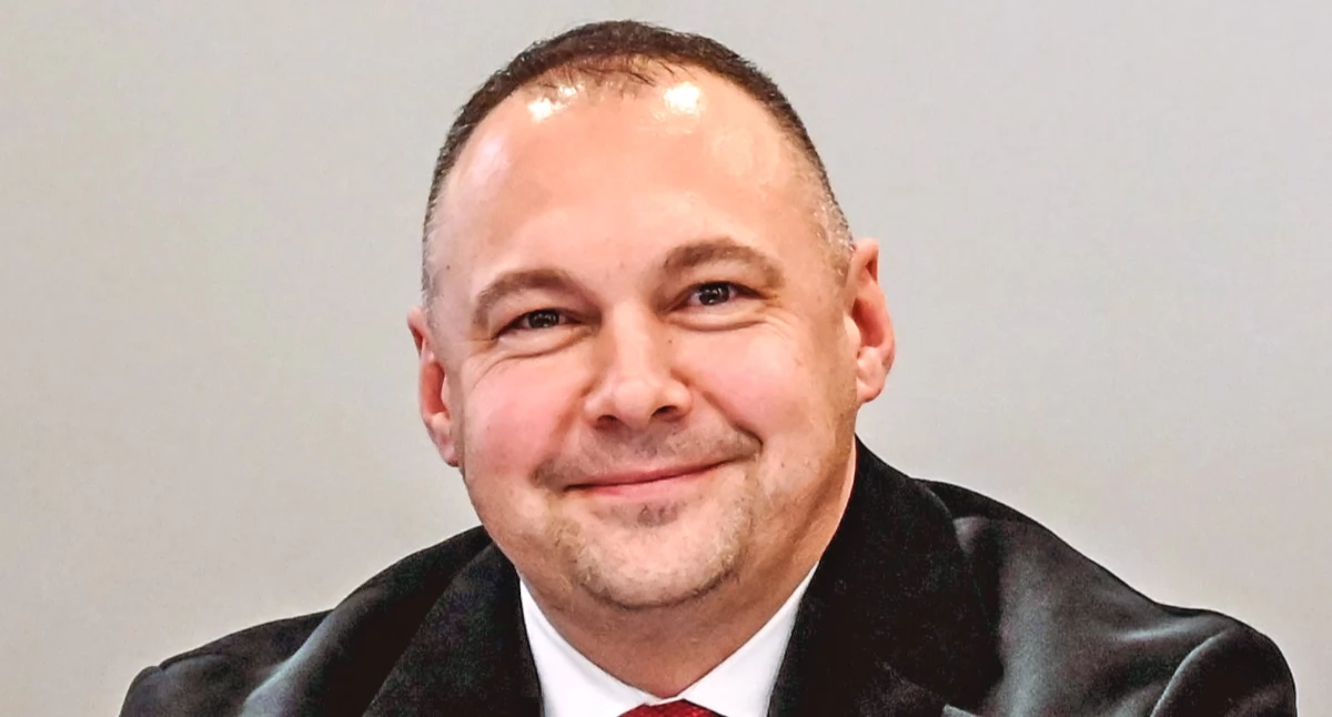 Dwa lata odpowiedzialności, dwa lata konsekwencji. Rozmowa ze starostą jarosławskim Kamilem Dziukiewiczem o rozwoju powiatu, inwestycjach i ambitnych planach na przyszłość