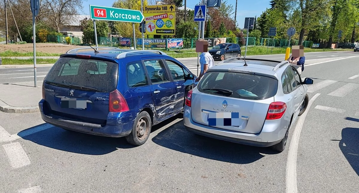 Zderzenie na rondzie w Gwizdaju 