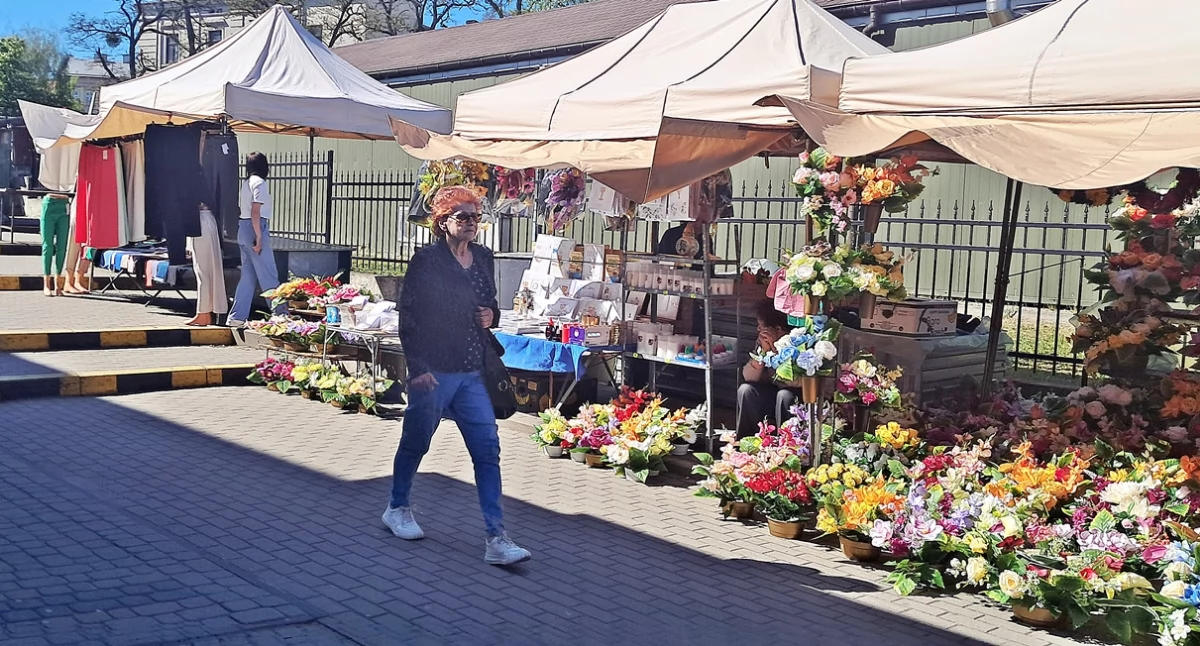 The Show Must Go On, czyli „Przedstawienie musi trwać”. Kupcy? Nieważni