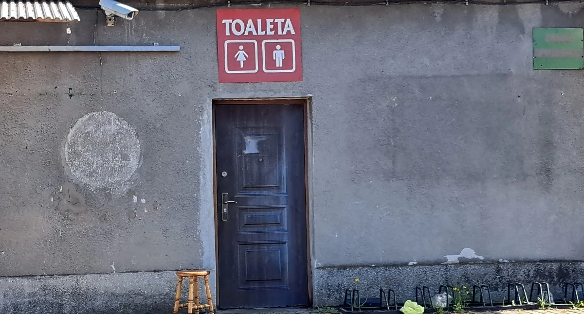 Klientka: – Stan toalet na „Zielonym Rynku” urąga wszystkiemu. W końcu przejdą generalny remont