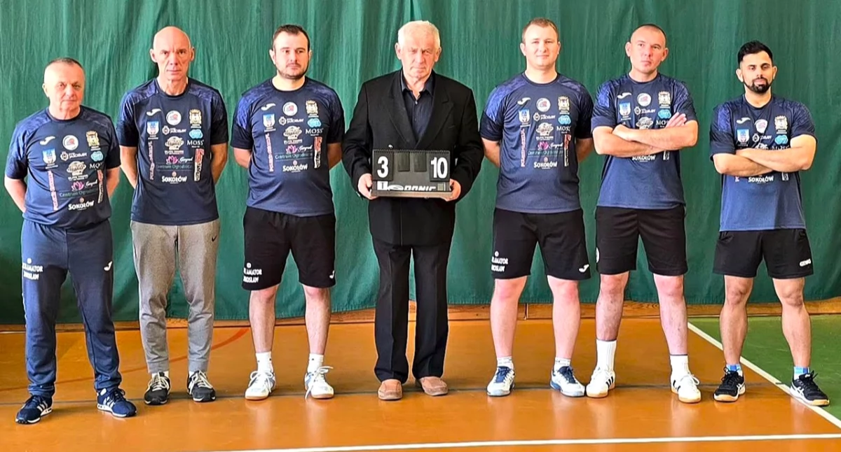 AKTS Amator Jarosław jedną nogą w III lidze!