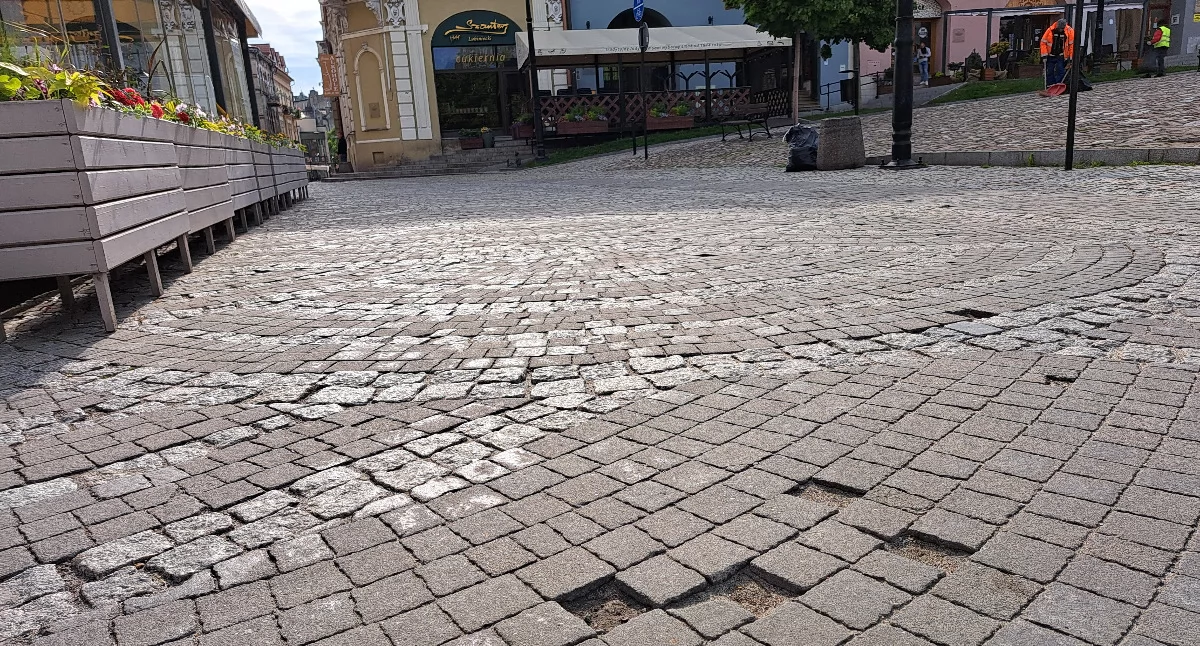 Czas zrobił swoje. Nawierzchnia Rynku przejdzie lifting
