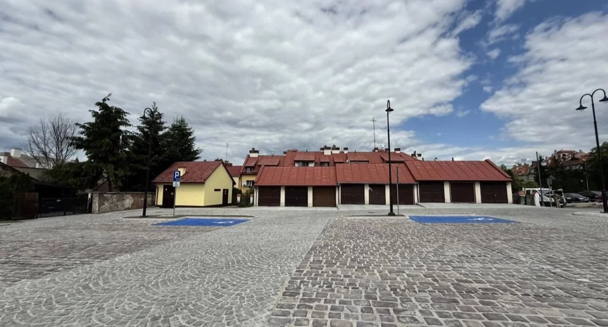 Łatwiej o miejsce parkingowe w okolicy Rynku. Parking przy Świętojańskiej oddany