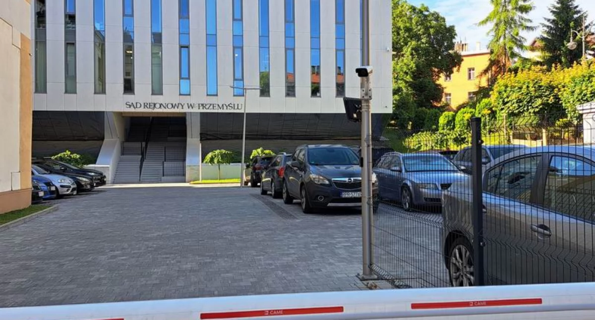 Rozwiązania komunikacyjne nie zawsze wygodne dla petentów 