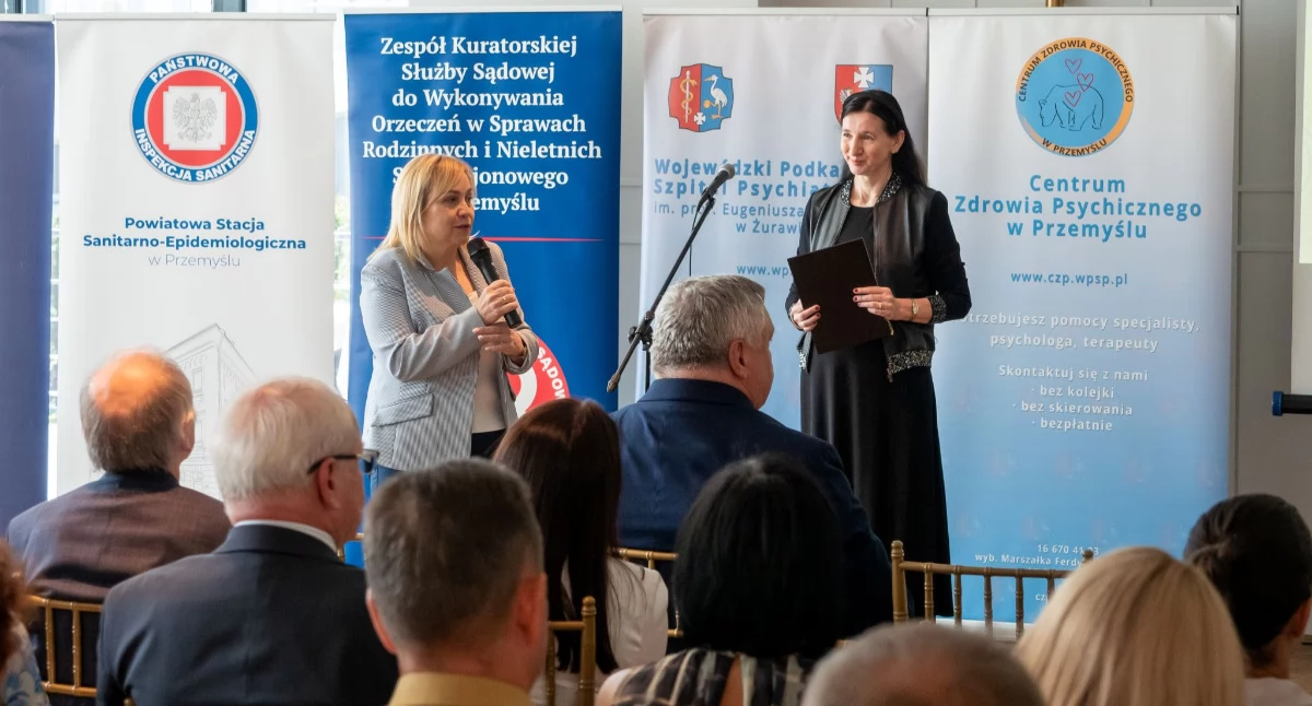Debatowali nad problemami dzieci i młodzieży [ZDJĘCIA]