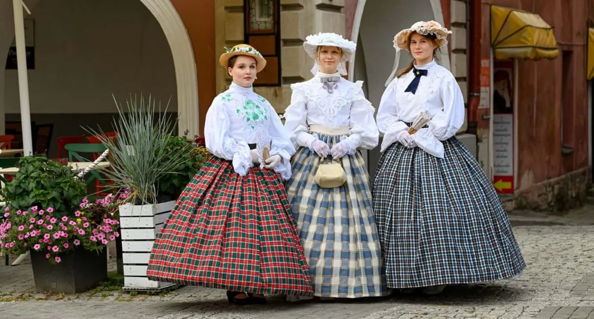 Damy i Huzary – zachwycają nas od lat