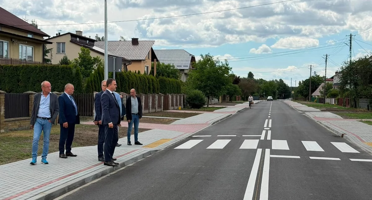 Jagiellońska już lśni. „To przykład wspólnych działań, które realnie wpływają na poprawę jakości życia mieszkańców i bezpieczeństwo użytkowników dróg” – podkreślają samorządy