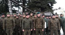 „Tata zrobi wszystko, żebyś wyzdrowiał”.  Maciej Karaś wyruszył w podróż po Polsce, by osobiście prosić o pieniądze na leczenie syna