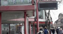 Pasażerowie oczekują sprawnych elektronicznych tablic z rozkładem jazdy. MZK zrobiło pierwszy krok. Kolejny ma należeć do miasta 