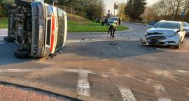 Zderzenie forda z ambulansem koło przemyskiego szpitala [ZDJĘCIA]