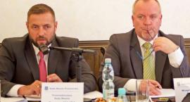 Po małej sprzeczce wzrosną diety radnych